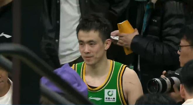 辽宁队大惨败遭广厦队横扫，自媒体造谣外籍裁判被打脸