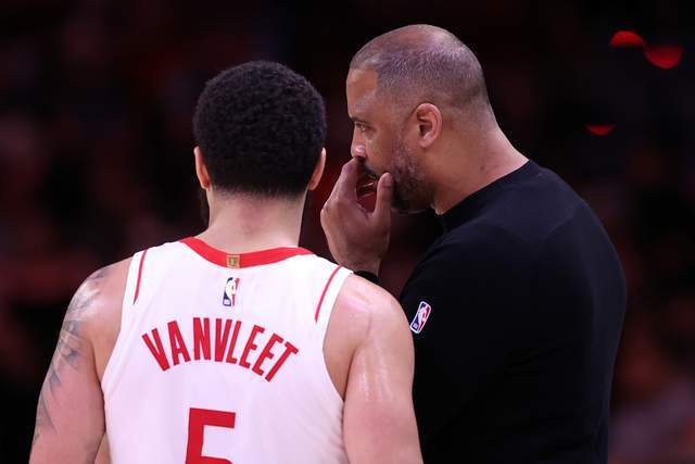 2025年5月2日NBA季后赛：火箭VS勇士，第六场生死战悬念几何？