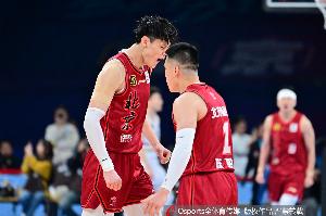 CBA 季后赛半决赛 G3：北京横扫山西晋级总决赛，曾凡博受伤引争议