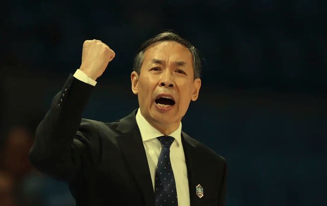 北京首钢队与山西队激战，比分胶着精彩程度拉满