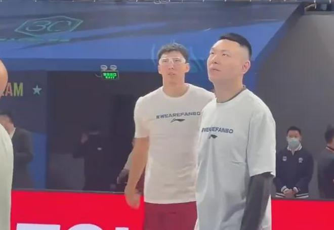 WE ARE FANBOG3 北京队球员声援曾凡博，刘传兴遭嘘仍表现出色