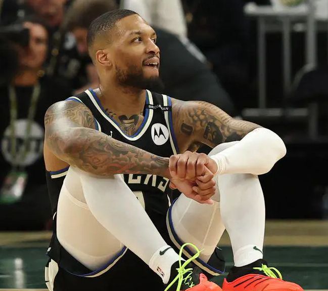 NBA 季后赛激战，灰熊敲定新主帅，老詹伤情也有新消息