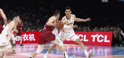 北京男篮3-0横扫山西会师CBA总决赛，周琦谈眼伤及赛场表现