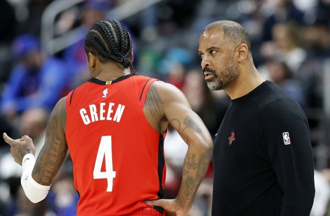 NBA 季后赛勇士与火箭关键 G6 战：激烈角逐，比分紧咬
