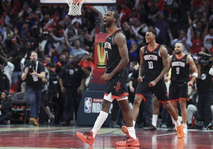 NBA 季后赛勇士与火箭关键 G6 战：激烈角逐，比分紧咬