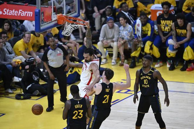 NBA 季后赛勇士与火箭关键 G6 战：激烈角逐，比分紧咬