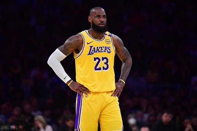 5月3日NBA季后赛：湖人首轮1-4被森林狼淘汰，詹姆斯受伤