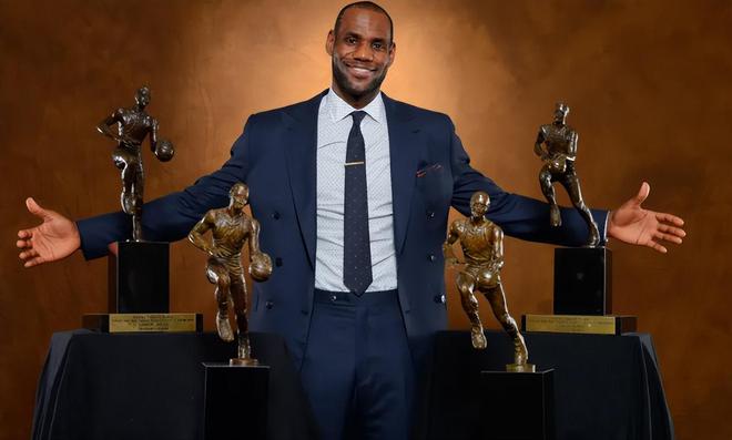 盘点NBA获MVP选票情况，卡尔·马龙15赛季获选排第四，前四都是谁？