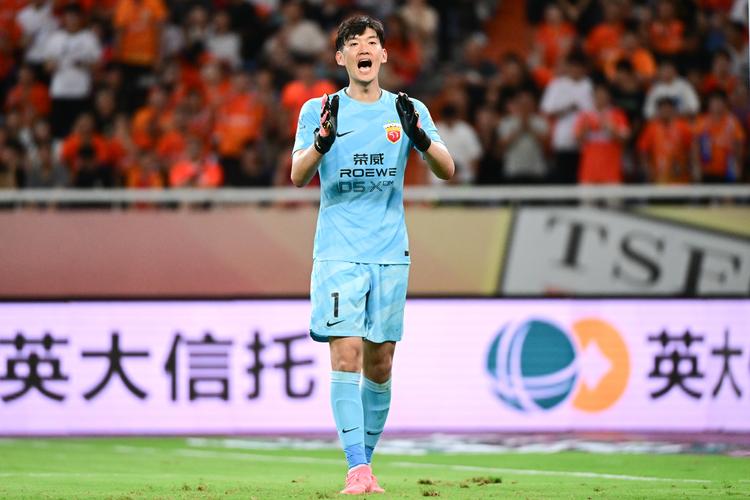 5月5日上海海港队客战武汉三镇，门将颜骏凌铁定缺席引关注