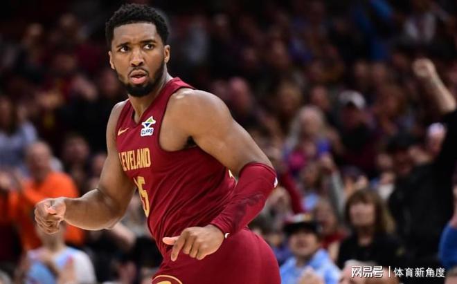 NBA 季后赛次轮揭幕战：多诺万·米切尔破乔丹纪录，步行者黑马逆袭