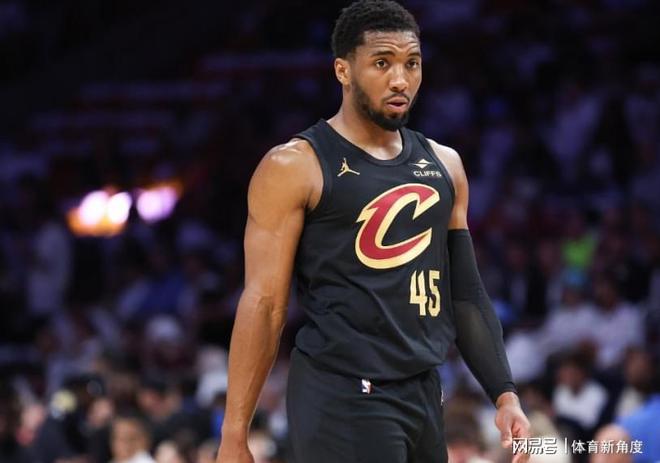 NBA 季后赛次轮揭幕战：多诺万·米切尔破乔丹纪录，步行者黑马逆袭