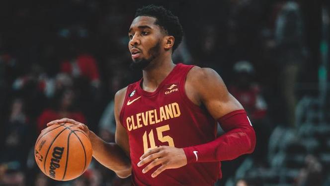 NBA 季后赛次轮揭幕战：多诺万·米切尔破乔丹纪录，步行者黑马逆袭