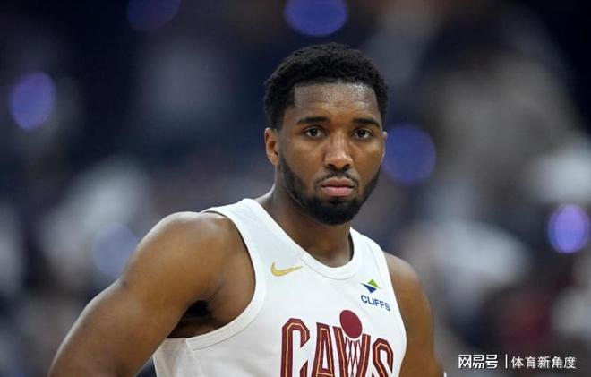 NBA 季后赛次轮揭幕战：多诺万·米切尔破乔丹纪录，步行者黑马逆袭