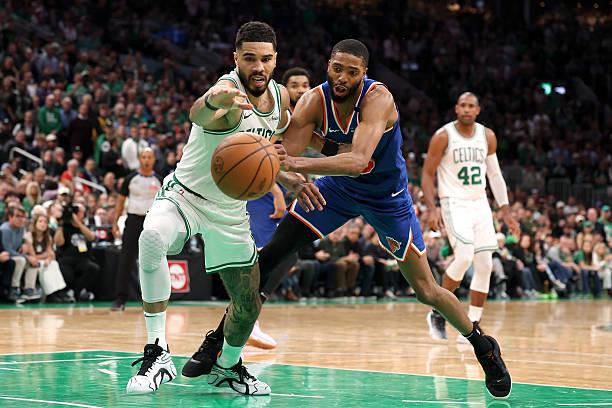 NBA东部半决赛G1：尼克斯惊天翻盘，布里奇斯表现亮眼
