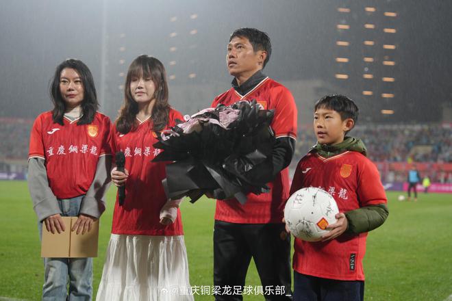 回顾 2017 赛季中超重庆主场对阵广州，昔日对局今昔对比意味深长
