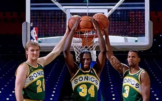 盘点NBA历史上6支做到黑七奇迹的球队，勇士能否续写传奇？