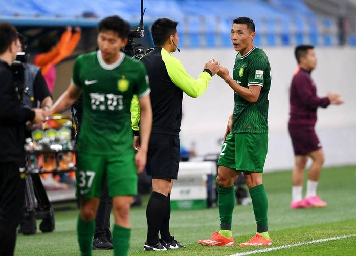大连英博主场0-2负于北京国安，球员感慨与实力差距尽显