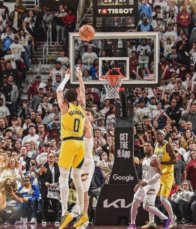 NBA 季后赛骑士主场对阵步行者，加兰德首轮扭伤脚趾成变数