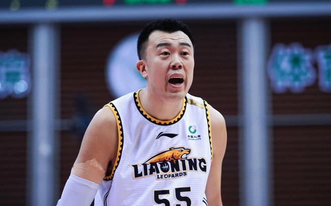 辽宁男篮乌龙事件：张镇麟胯部伤势及手术计划引关注
