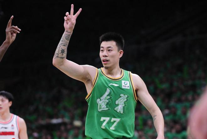 辽宁男篮乌龙事件：张镇麟胯部伤势及手术计划引关注