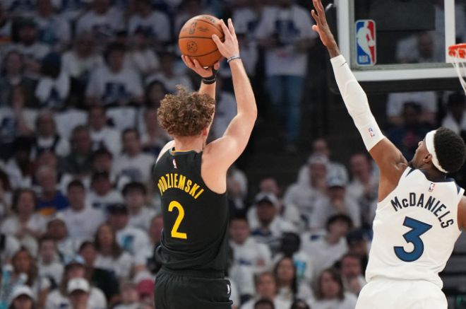 NBA西部半决赛G1：金州勇士以下克上，波杰姆斯基表现一般