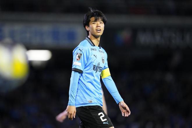 亚冠出色！1.92米日本国脚高井幸大引乌迪内斯等英超队争抢