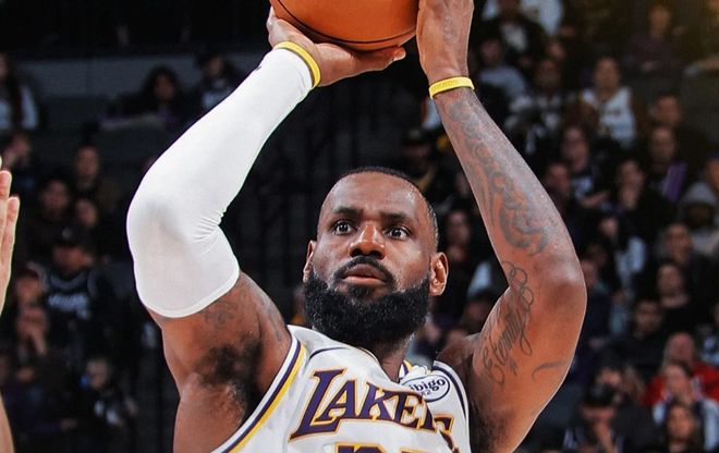 盘点NBA已达成3500分1000篮板1000助攻壮举的6位球员，威少未来存疑