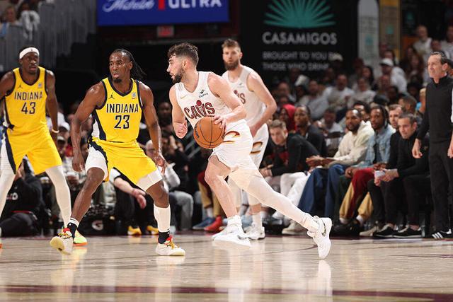 NBA季后赛第二轮：勇士下克上胜森林狼，湖人球迷陷入自我怀疑