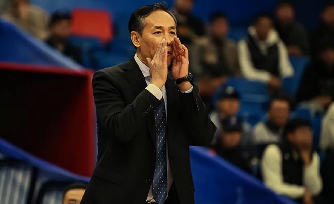 大魔王13+14翻江倒海，小郭艾伦23分定海神针首钢1:0广厦