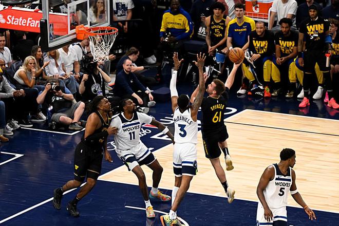 NBA西部半决赛G1：金州勇士以下克上，帕特-斯潘塞表现获肯定