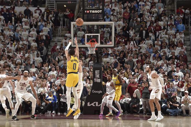NBA历史首次！4组半决赛G1均下克上，美媒更新夺冠概率