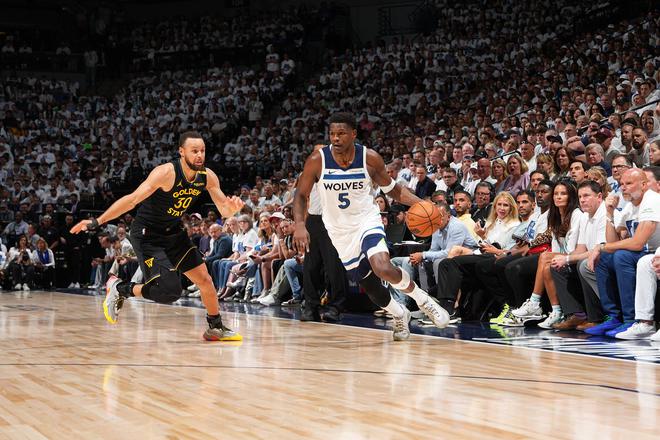NBA历史首次！4组半决赛G1均下克上，美媒更新夺冠概率