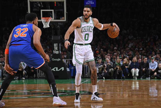 NBA历史首次！4组半决赛G1均下克上，美媒更新夺冠概率