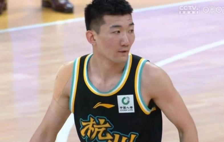 CBA总决赛首战：广厦男篮主场爆冷输北京，孙铭徽表现糟糕成变数