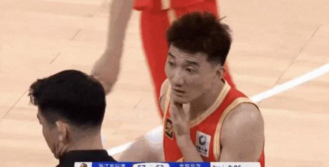 CBA总决赛首战：广厦男篮主场对阵北京男篮，局势跌宕起伏