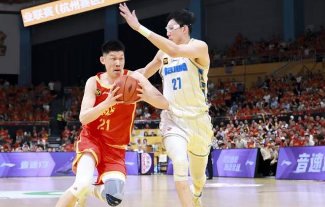 CBA总决赛第一场：北京首钢客场大胜浙江广厦，陈盈骏等表现出色