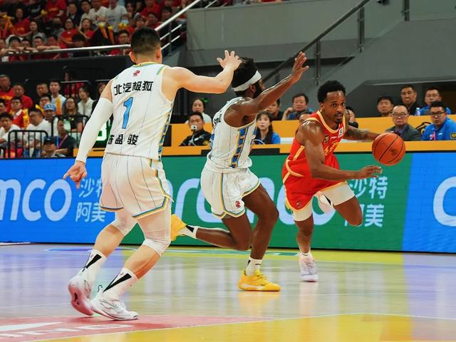 5月7日晚CBA总决赛第一轮：浙江方兴渡惜败，精彩全程回顾