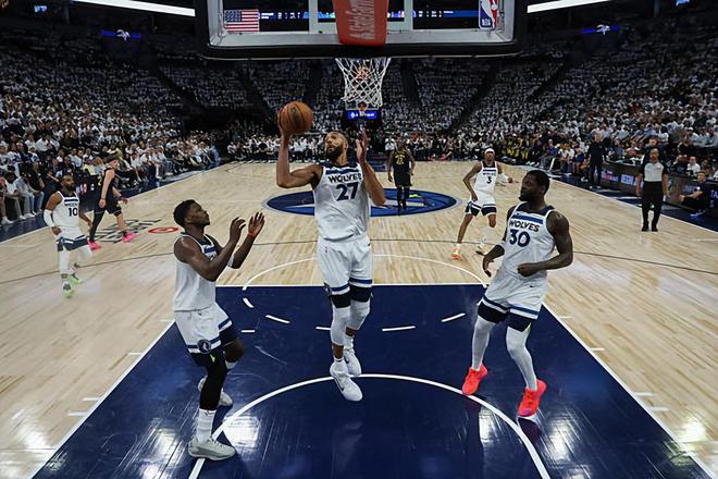 NBA 西部半决赛 G1：金州勇士以下克上，鲁迪-戈贝尔表现引关注
