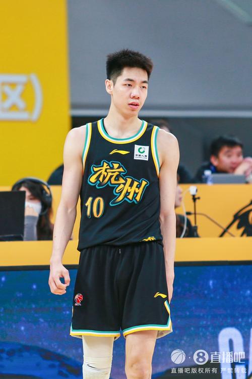 浙江广厦总决赛首战大败，朱俊龙低迷表现引球迷质疑