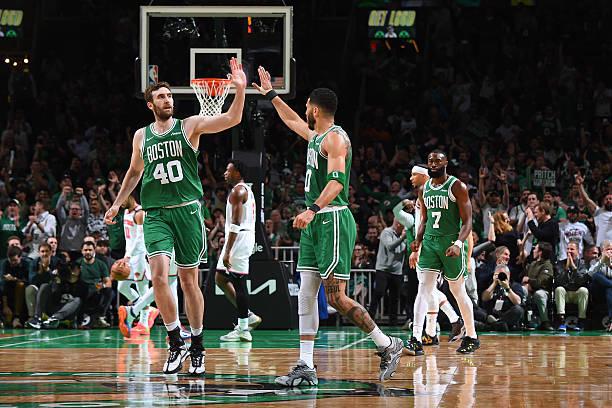 NBA东部半决赛G2：尼克斯惊天逆转，科内特表现出色成亮点