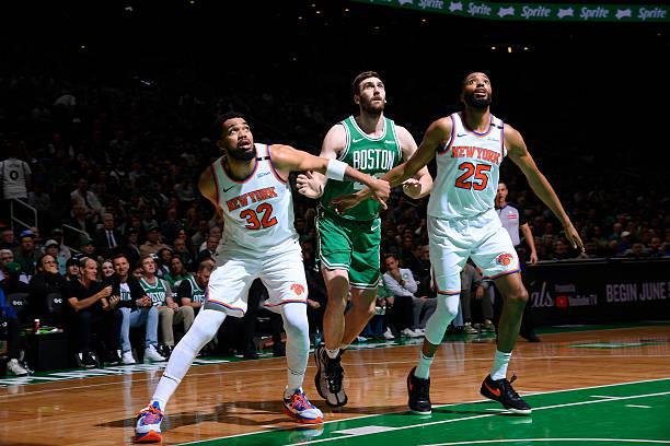 NBA东部半决赛G2：尼克斯惊天逆转，科内特表现出色成亮点