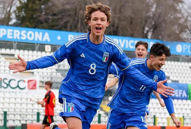 AC米兰青训营近年人才井喷，新星科莫托闪耀U19青年队