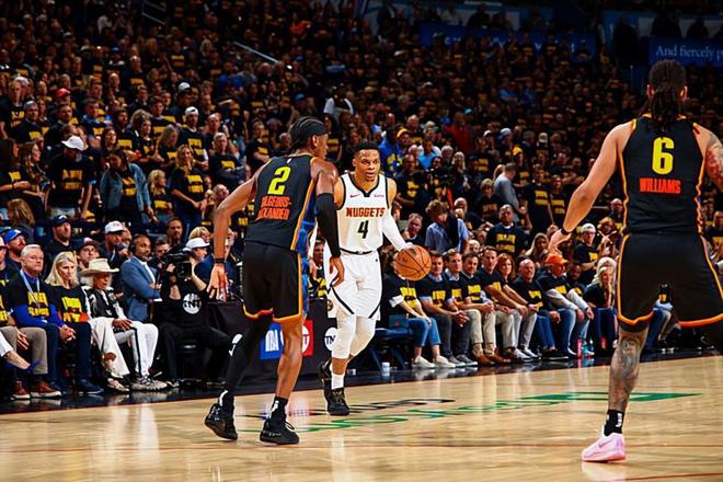 NBA西部半决赛G2：雷霆大破掘金，威少虽败犹荣数据亮眼