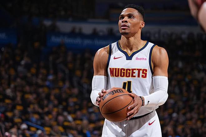 NBA西部半决赛G2：雷霆大破掘金，威少虽败犹荣数据亮眼