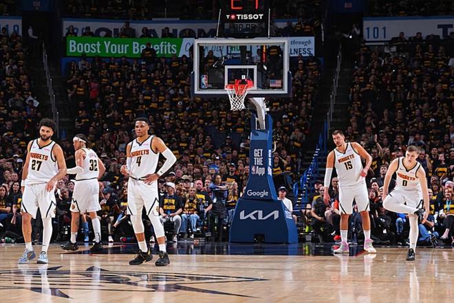 NBA西部半决赛G2：雷霆大破掘金，威少虽败犹荣数据亮眼