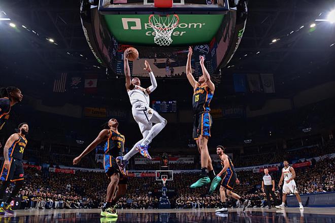 NBA西部半决赛G2：雷霆大破掘金，佩顿-沃特森表现有亮点