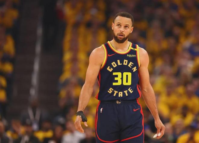 NBA历史最佳球员之争：乔丹詹姆斯外，库里约基奇被热议？