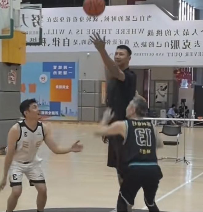 阿联久违现身！携手王仕鹏与广州律所合作，活动现场超开心