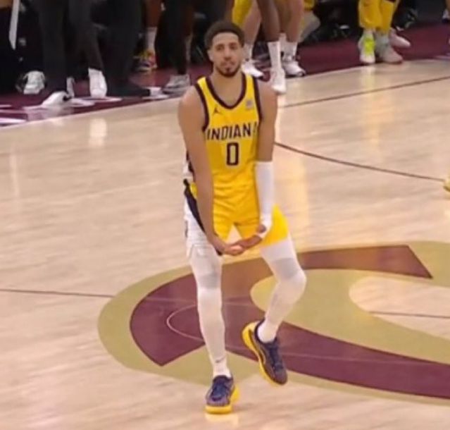 NBA 季后赛东部战况出人意料，哈利伯顿绝杀后收到联盟警告