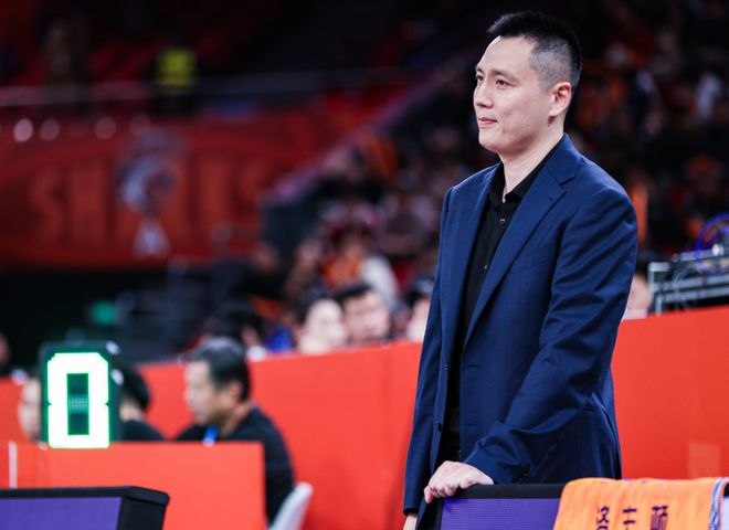 上海男篮本赛季季后赛首轮出局，今夏阵容升级卷土重来关键在哪？